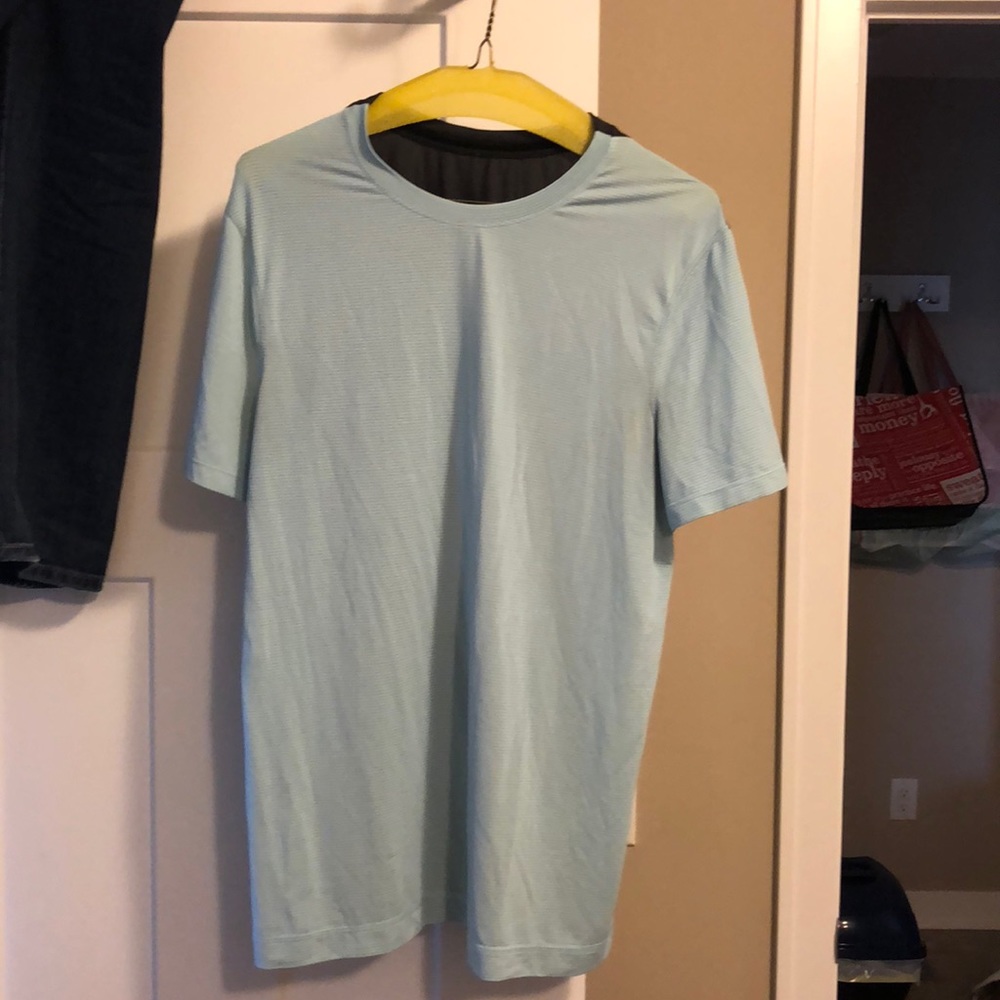 Lululemon men’s workout tee